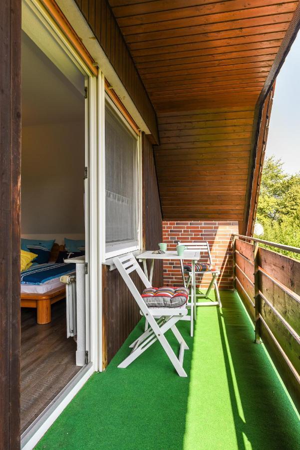 Ferienwohnungen Im Haus Ankerplatz Эзенс Экстерьер фото